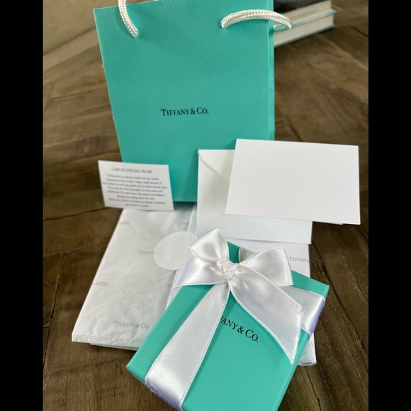 Tiffany presentation bundle - Picture 1 of 8